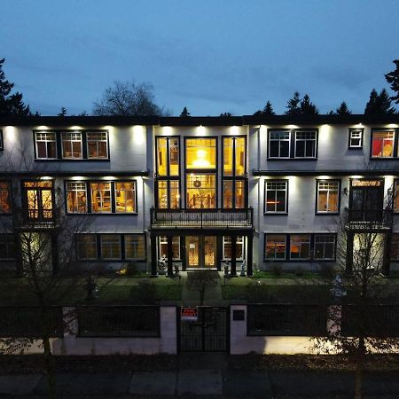 Empire Palace Hotel Surrey Exterior photo