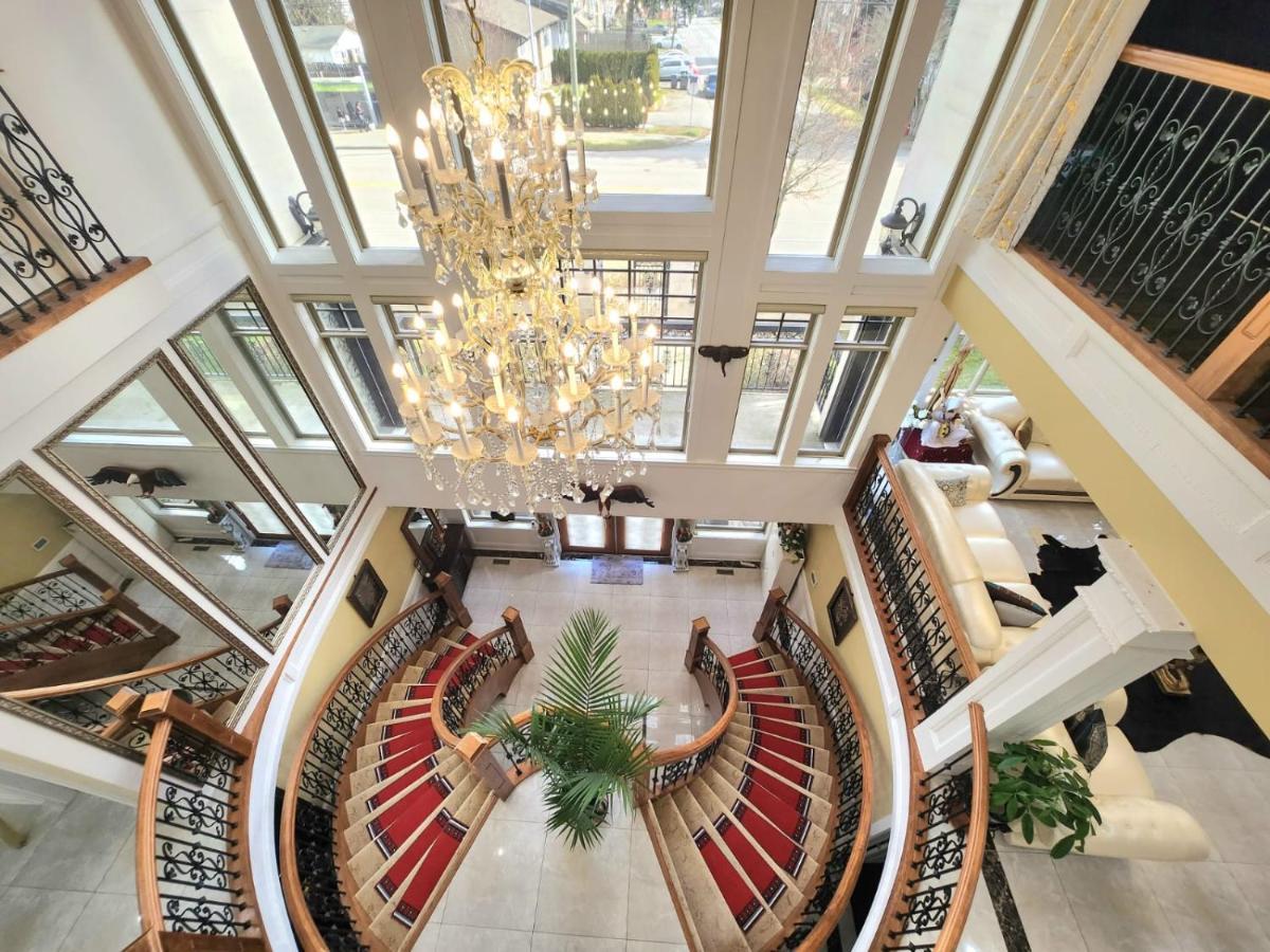 Empire Palace Hotel Surrey Exterior photo