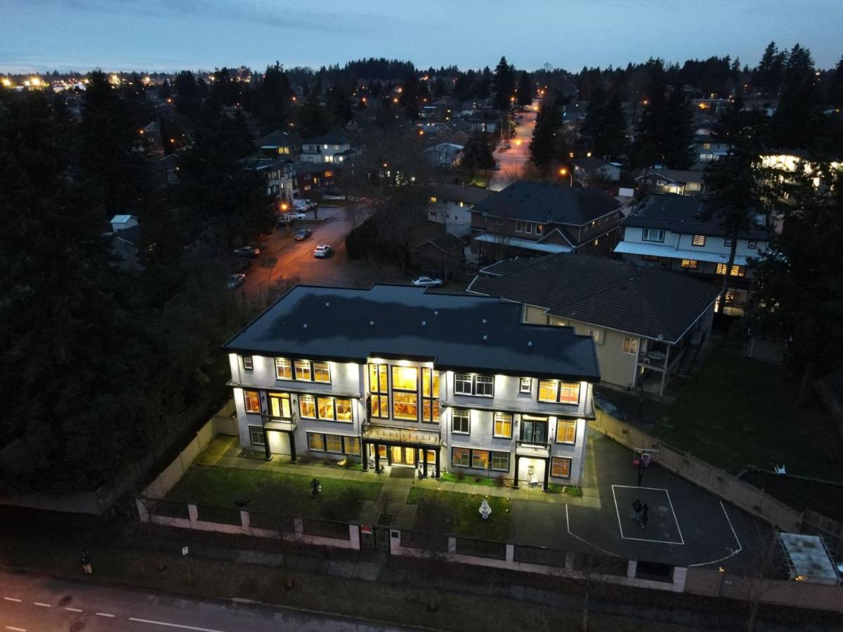 Empire Palace Hotel Surrey Exterior photo