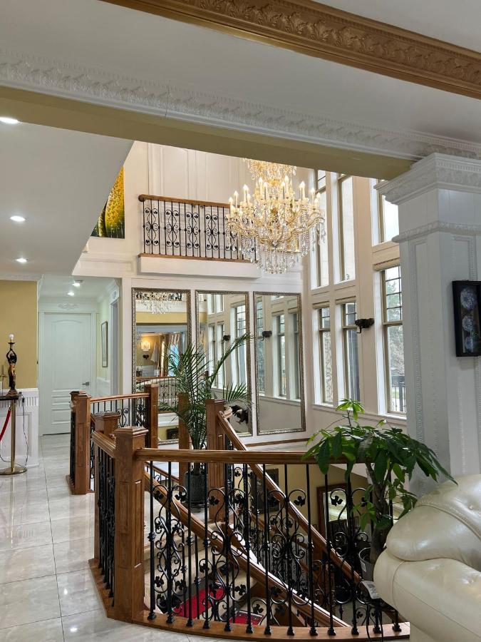 Empire Palace Hotel Surrey Exterior photo